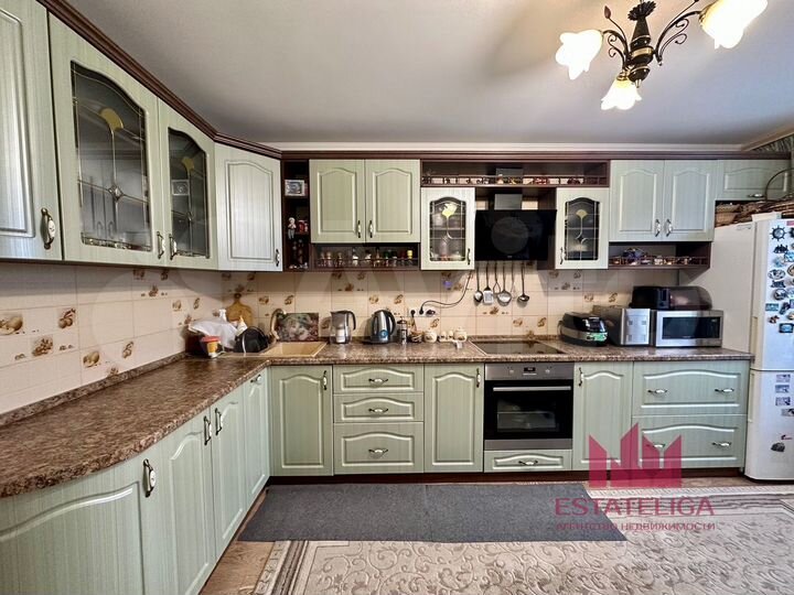 3-к. квартира, 90 м², 1/10 эт.