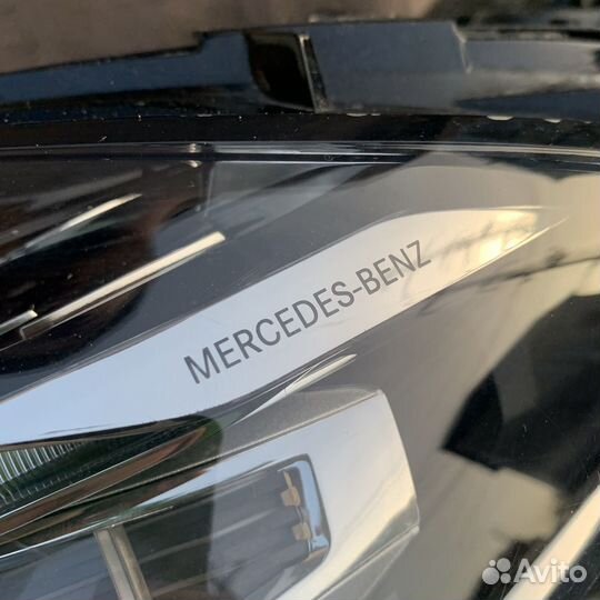 Фара левая Mercedes W213