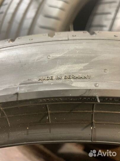 Pirelli P Zero Gen-2 315/35 R22 и 275/40 R22