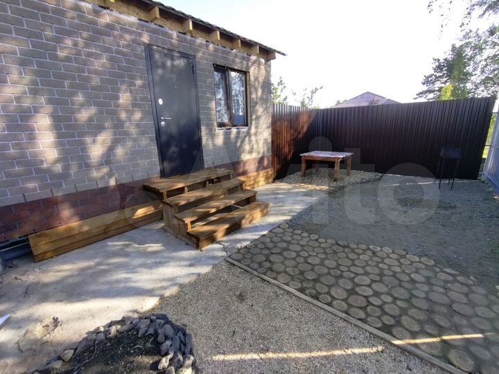 Дом 23 м² на участке 1 сот.