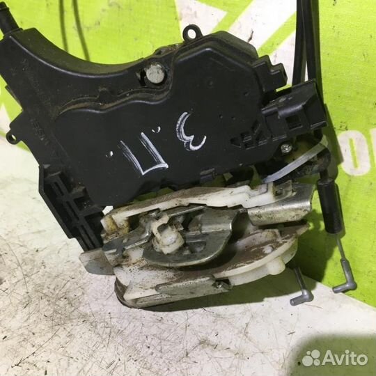 Замок двери задней правой Митсубиси Лансер 10