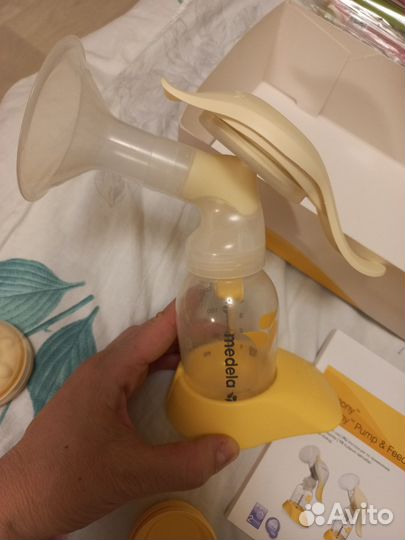 Молокоотсос medela ручной