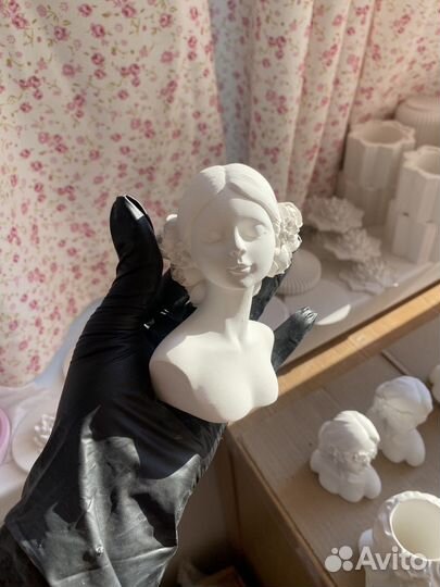 Набор в черном цвете (девушка+поднос+ваза)