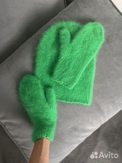 Набор шапка бини и варежки из пуха норки