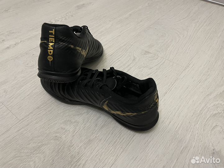 Футбольные бутсы nike tiempo