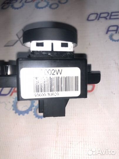 Кнопка парктроника Kia Sportage 3 2.0 2013