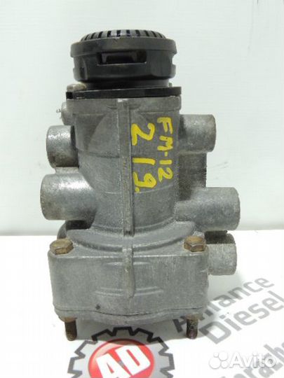 Кран управления тормозами прицепа wabco 9730090150