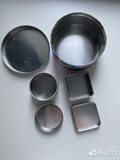 Жестяные банки для хранения пакетом