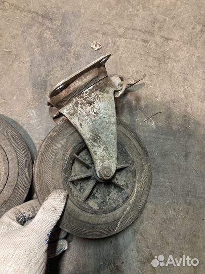 Колеса для промышленных тележек