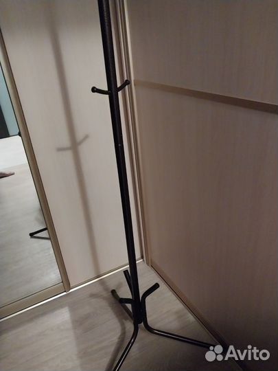 1.обувница на 12 пар обуви, 2. Вешалка для одежды