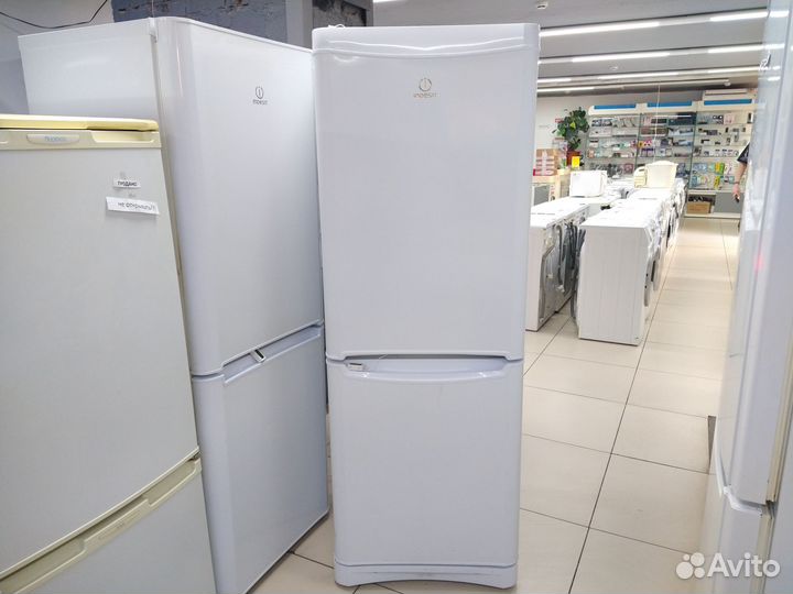 Холодильник Indesit доставка в подарок