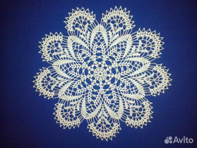 Салфетка кружевная ручной работы 