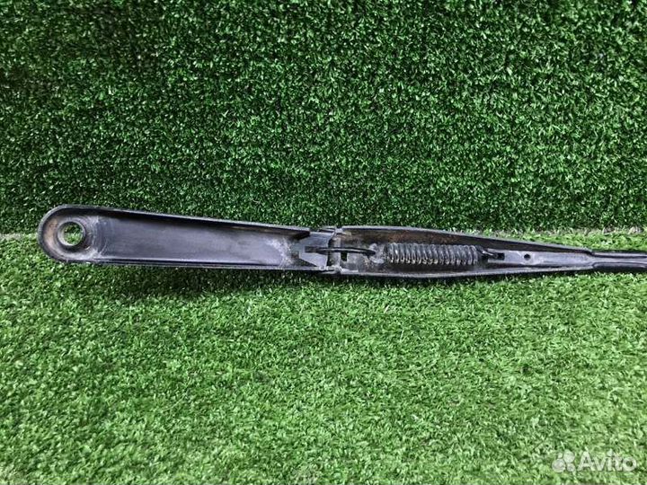 Поводок стеклоочистителя передний левый Ford Focus