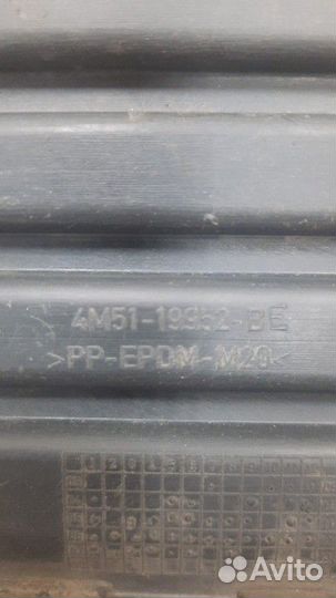 Решетка в бампер правая Ford Focus, Opel Astra