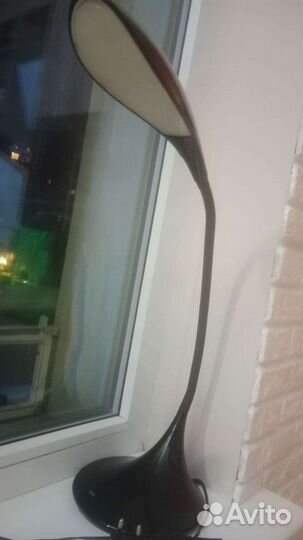 Лампа светодиодная настольная