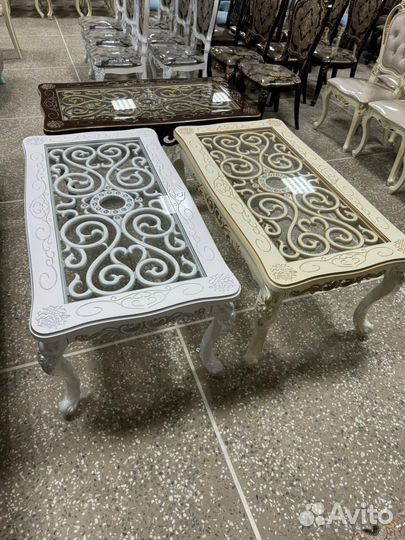 Журнальный столик