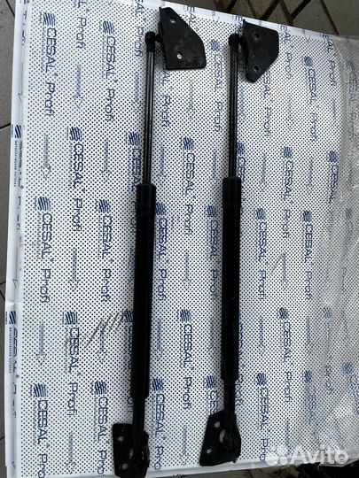 Амортизатор двери багажника nissan pathfinder