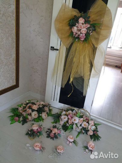 Свадебное украшение на машину