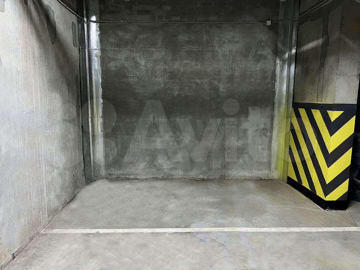 Машиноместо, 10 м²