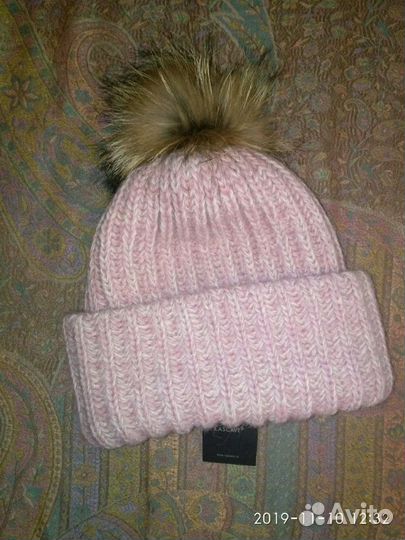 Шапка новая жен. вязаная