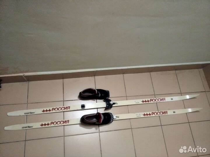 Лыжи пластиковые Россия с ботинками 40 размер