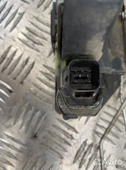 Замок двери правый ssangyong Kyron