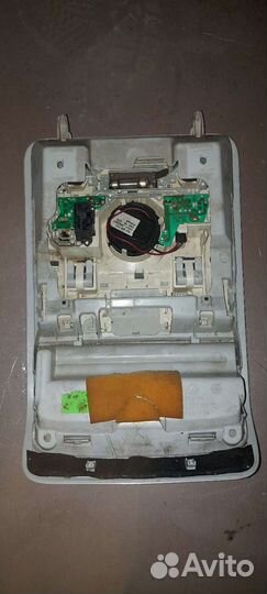 Плафон салона на Volkswagen Passat B6