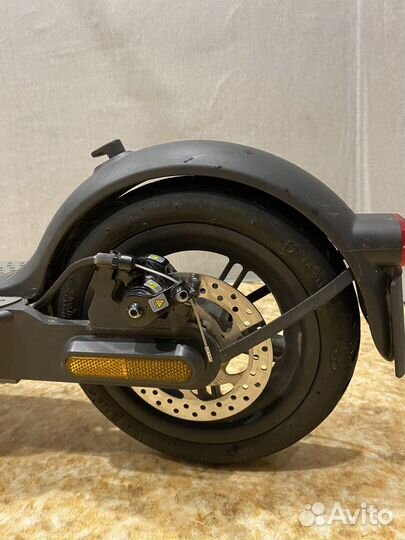 Электросамокат Xiaomi Mi Electric Scooter 1S