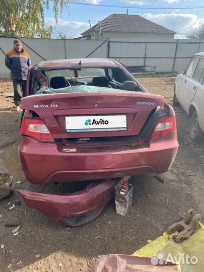 Daewoo Nexia 1.6 МТ, 2012, битый, 170 000 км