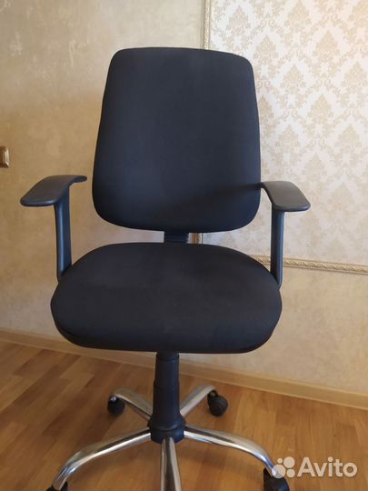 Компьютерное кресло офисное стул