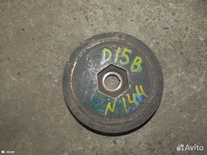 Шкив коленвала на honda - D15B