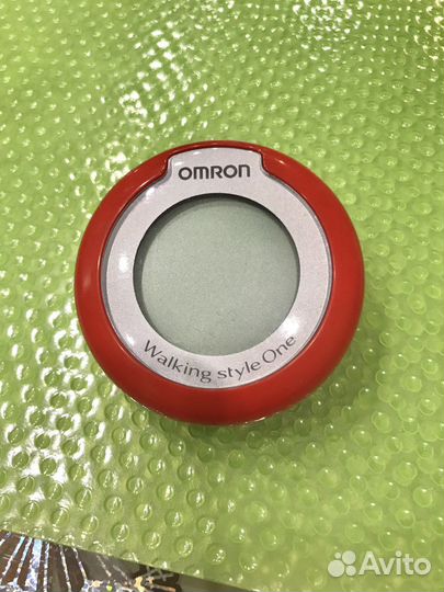 Шагомер omron
