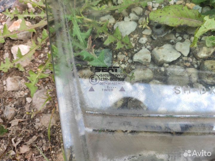 Стекло дверное переднее правое Seat Toledo лифтбек