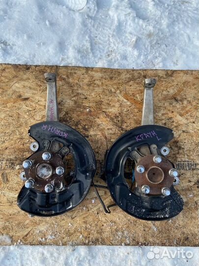 Передние поворотные кулаки Toyota Crown S200