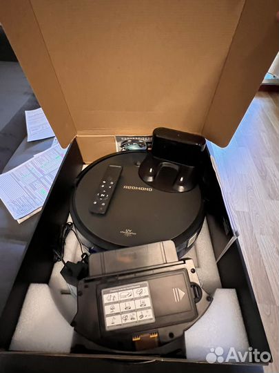 Робот пылесос redmond