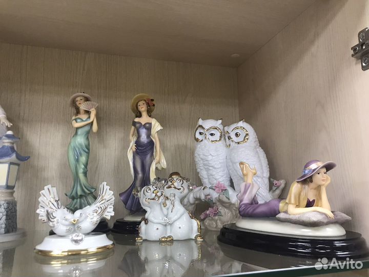 Яйца пасхальные сувенирные и другие статуэтки