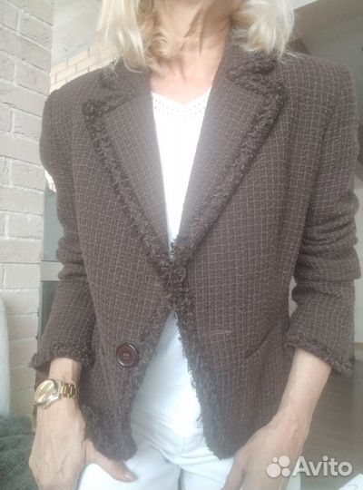 Жакет женский коричневый (фактурная ткань)