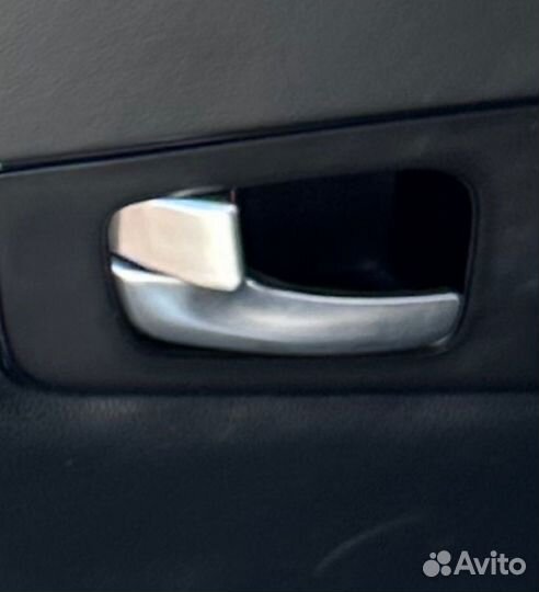 Ручка двери внутренняя задняя левая Kia Quoris 3.8