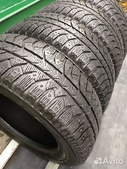 Bridgestone Ice Cruiser 7000 205/60 R16