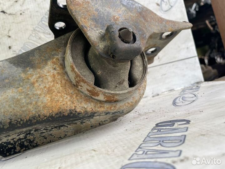 Рычаг в сборе Mitsubishi Outlander 1