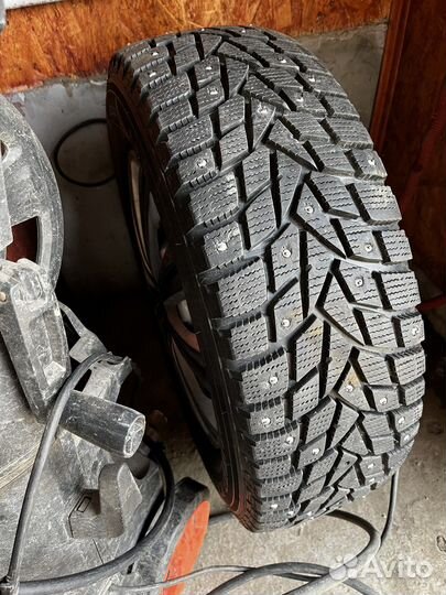 R15 Dunlop SP Winter Ice 03 195/65, PCD 5x114.3 DIA 67.1