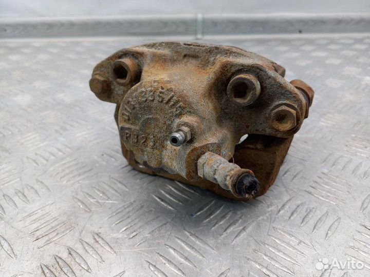 Суппорт передний правый Renault Sandero 1 Stepway