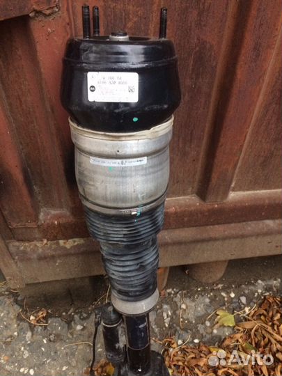 Пневмо Амортизатор передний на GL ML 166