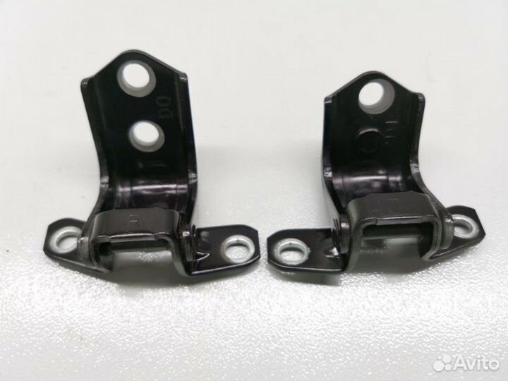 Петля двери задняя левая Mazda Cx-7 1 2.3 2008