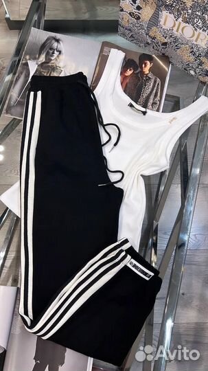 Спортивные штаны с лампасами