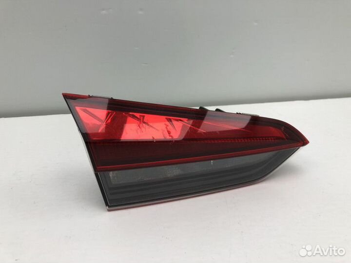 Фонарь задний внутренний левый Skoda Rapid 2