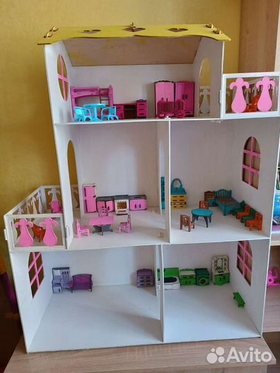 Домик кукольный