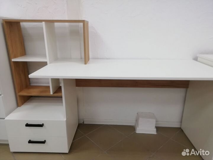 Компьютерный стол новый