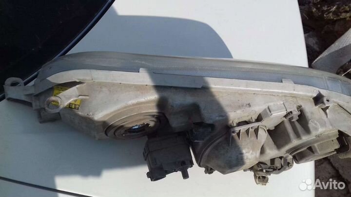 Фара передняя правая на toyota cresta