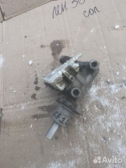 Главный тормозной цилиндр Ford Focus 1